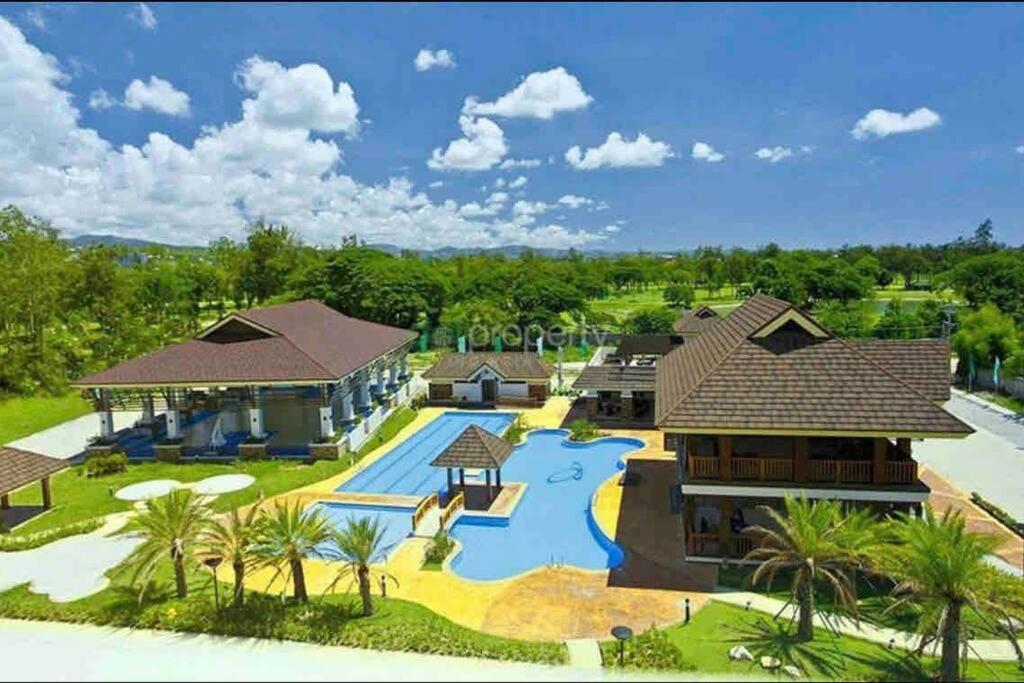 Dreamy 2Br Condo, With A Golf Course View Cebu Kültér fotó