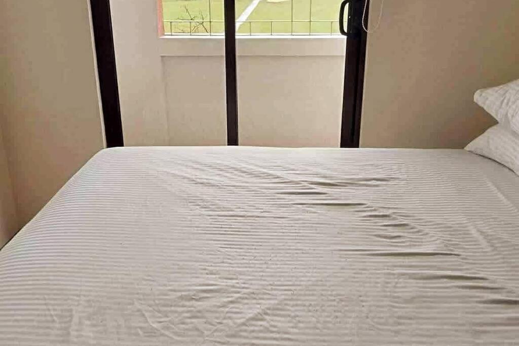 Dreamy 2Br Condo, With A Golf Course View Cebu Kültér fotó