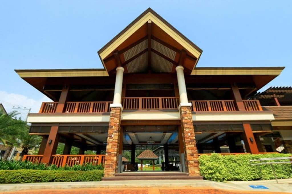 Dreamy 2Br Condo, With A Golf Course View Cebu Kültér fotó