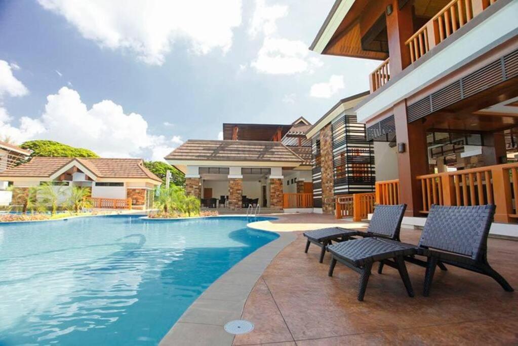 Dreamy 2Br Condo, With A Golf Course View Cebu Kültér fotó