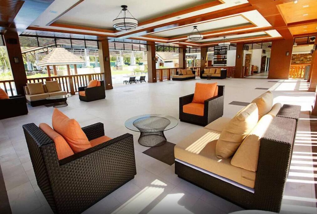 Dreamy 2Br Condo, With A Golf Course View Cebu Kültér fotó